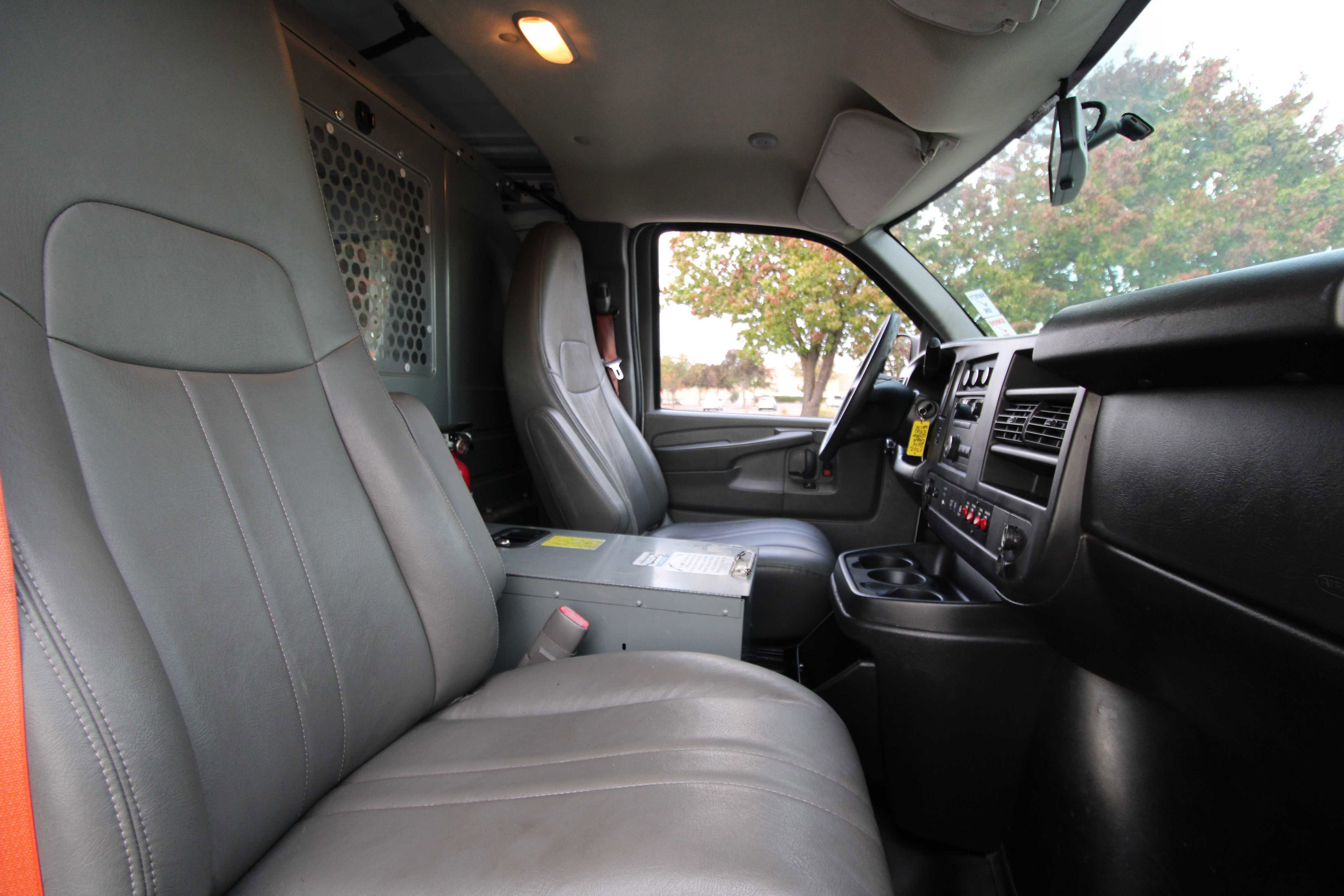 Used 2014 Chevrolet Express 2500 image 16