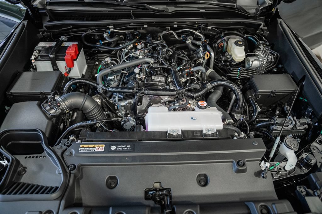 New 2026 Toyota 4Runner SR5 AWD/4WD image 18
