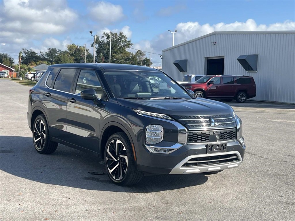Used 2024 Mitsubishi Outlander FWD image 7