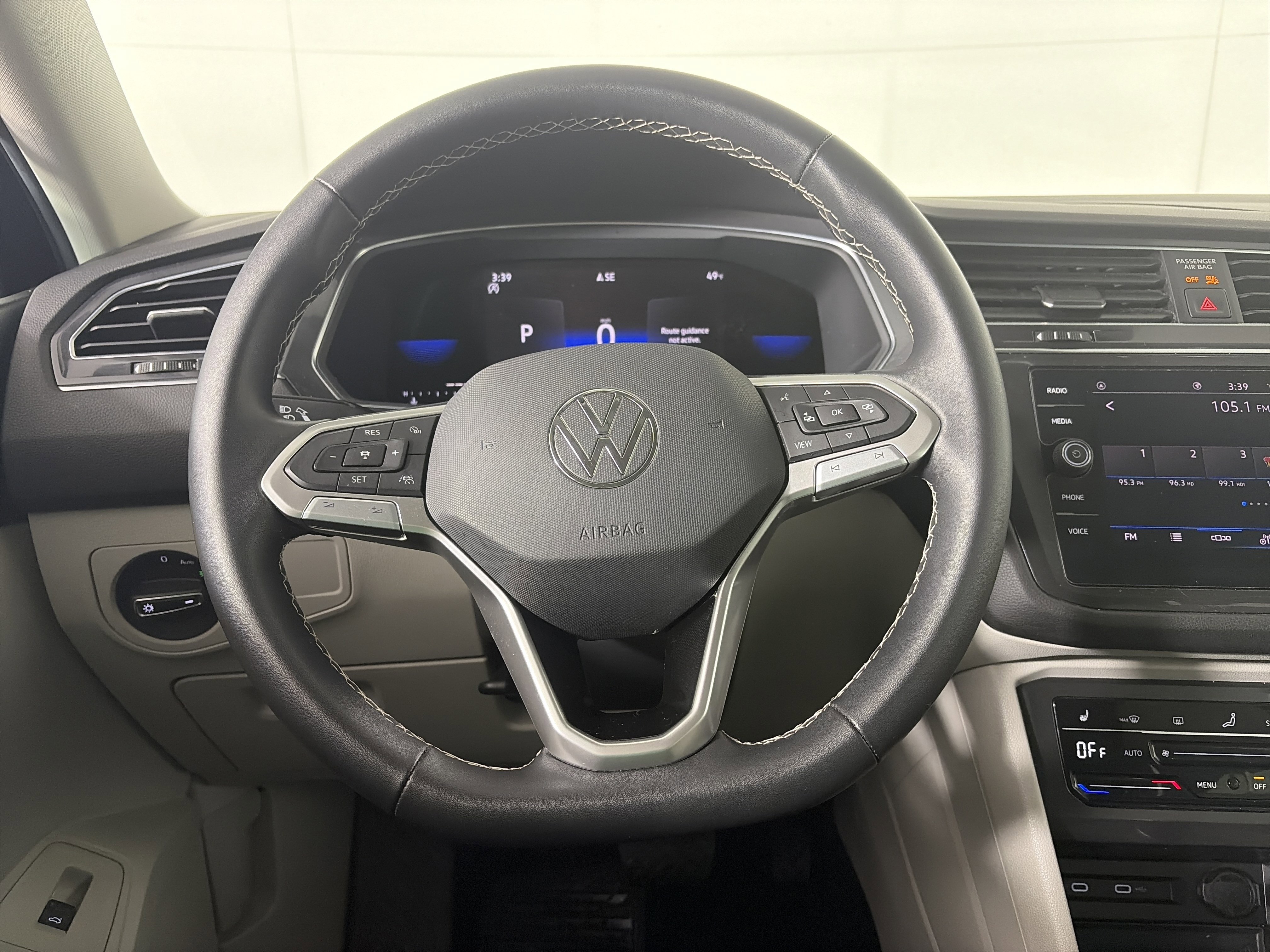 Used 2022 Volkswagen Tiguan SE image 30