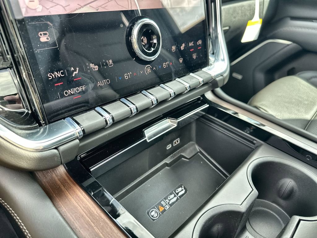 New 2026 GMC Yukon XL Denali w/ Denali Reserve Package image 27