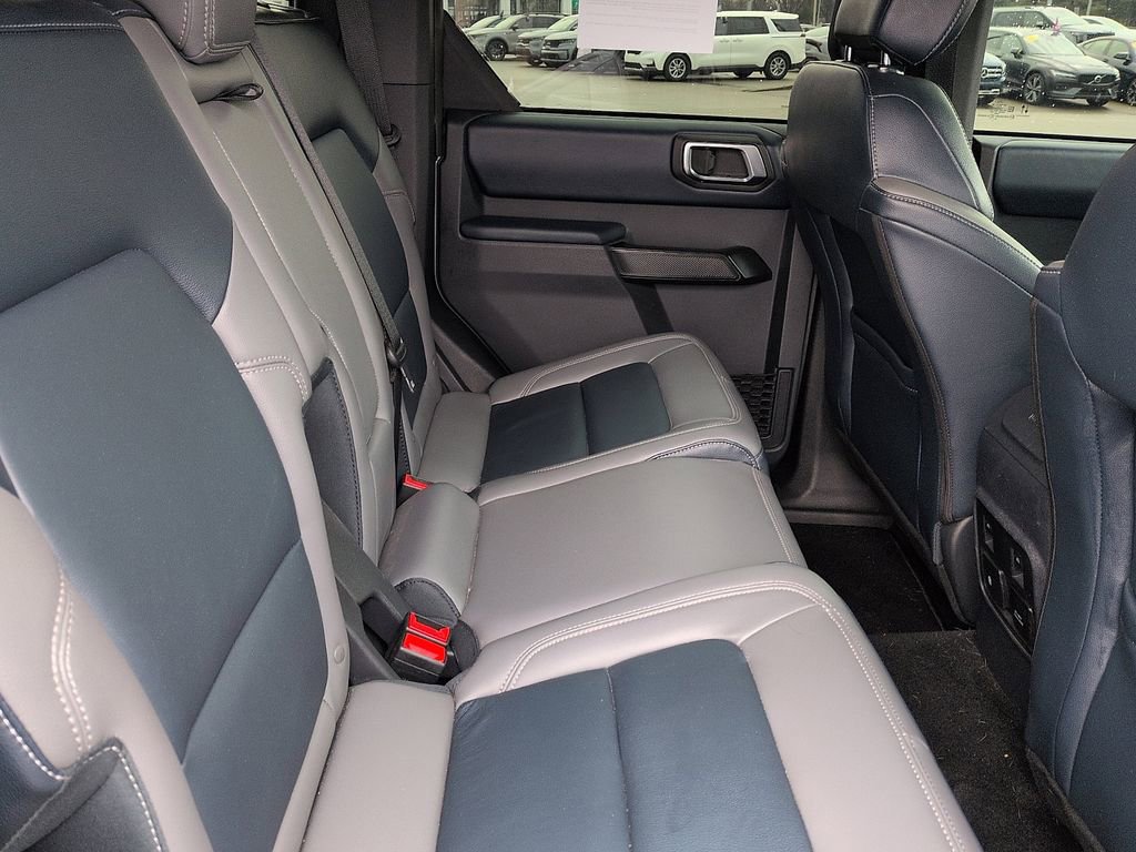 Used 2024 Ford Bronco Outer Banks image 8