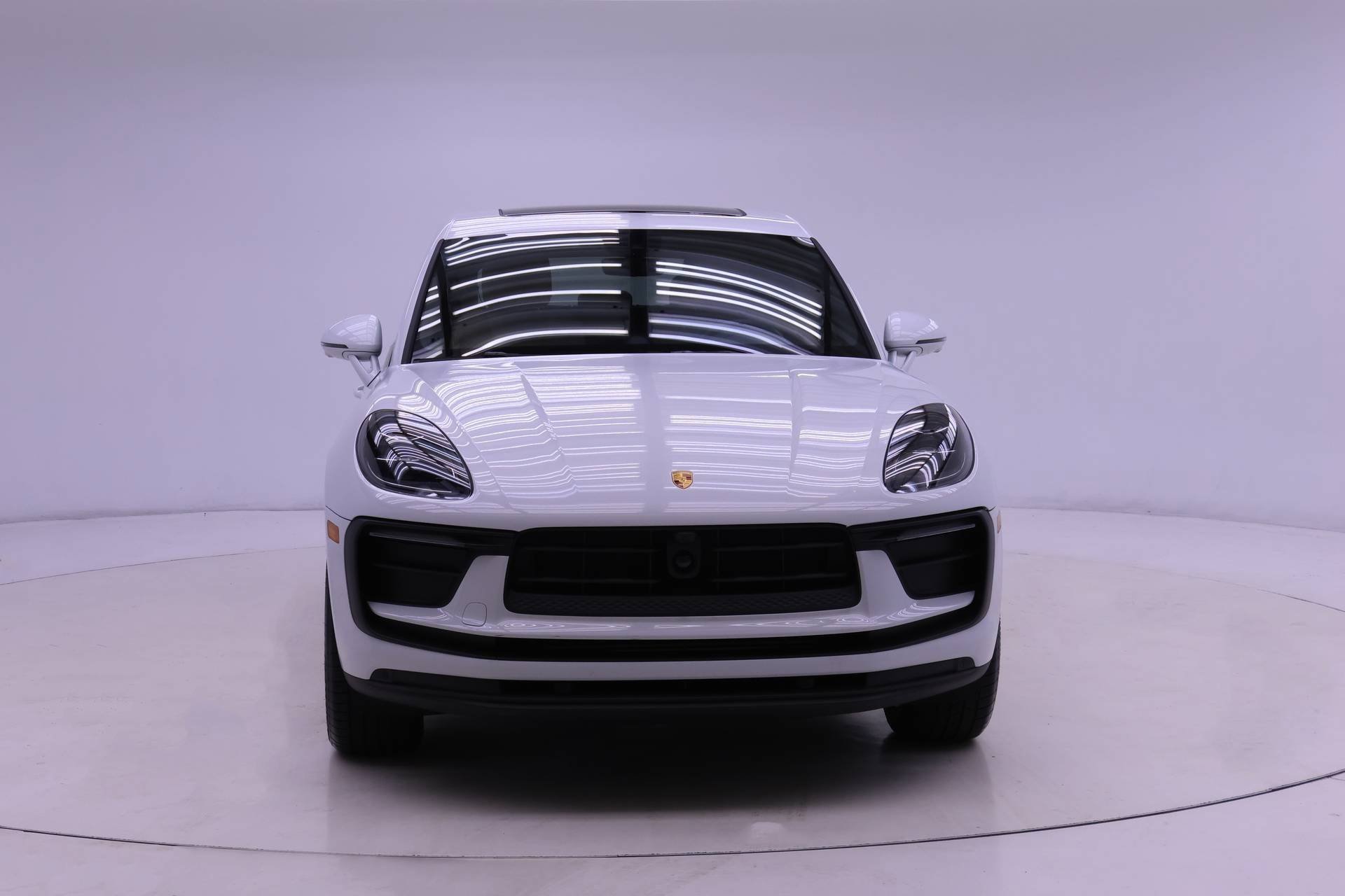 Used 2025 Porsche Macan image 8