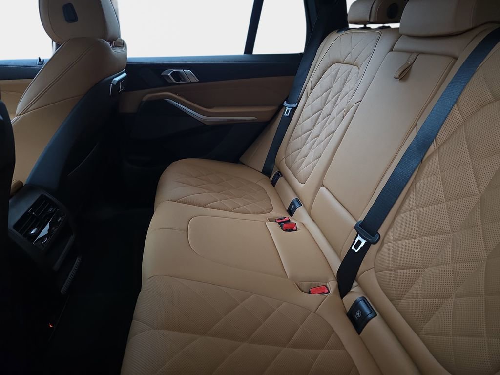 Certified 2024 BMW X5 xDrive40i w/ Premium Package AWD/4WD image 14