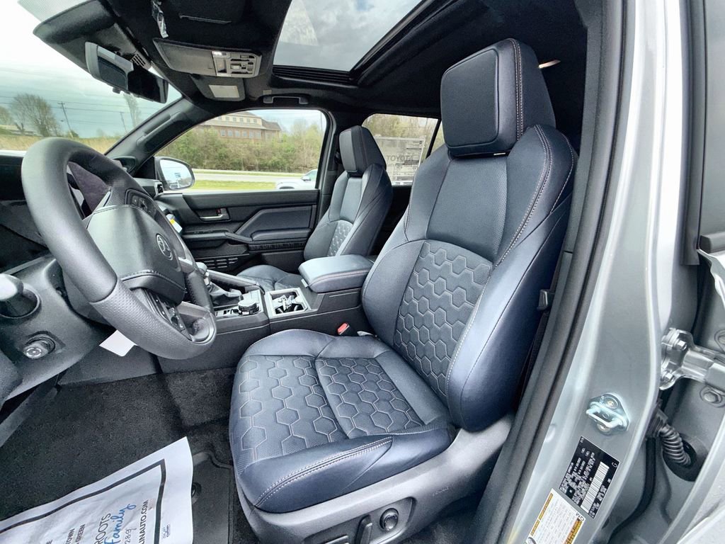 New 2026 Toyota 4Runner Platinum AWD/4WD image 17