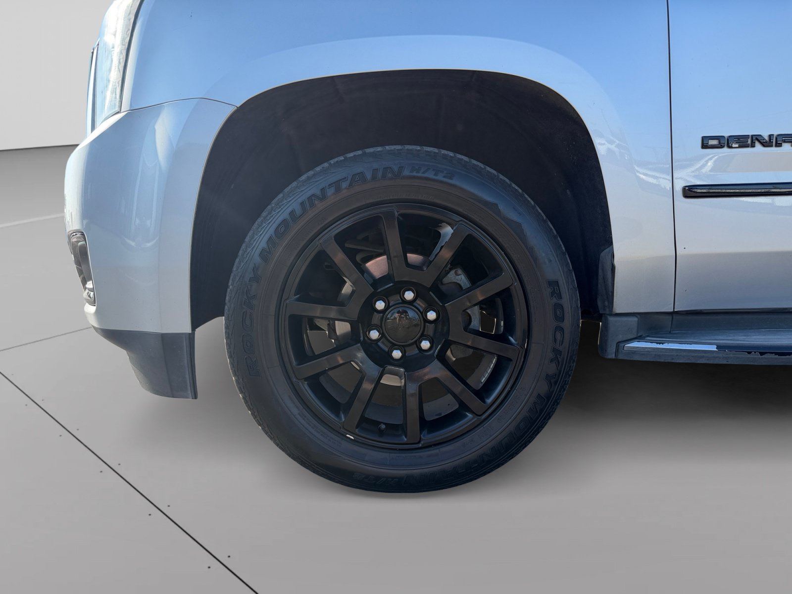 Used 2018 GMC Yukon Denali RWD image 9