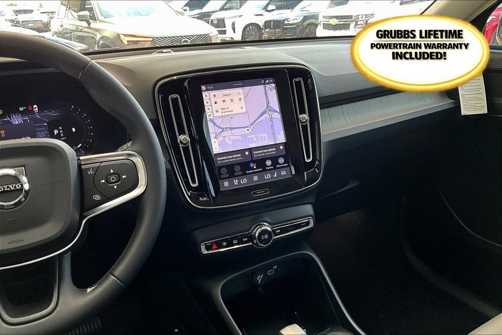 New 2026 Volvo XC40 B4 Core w/ Climate Package image 18