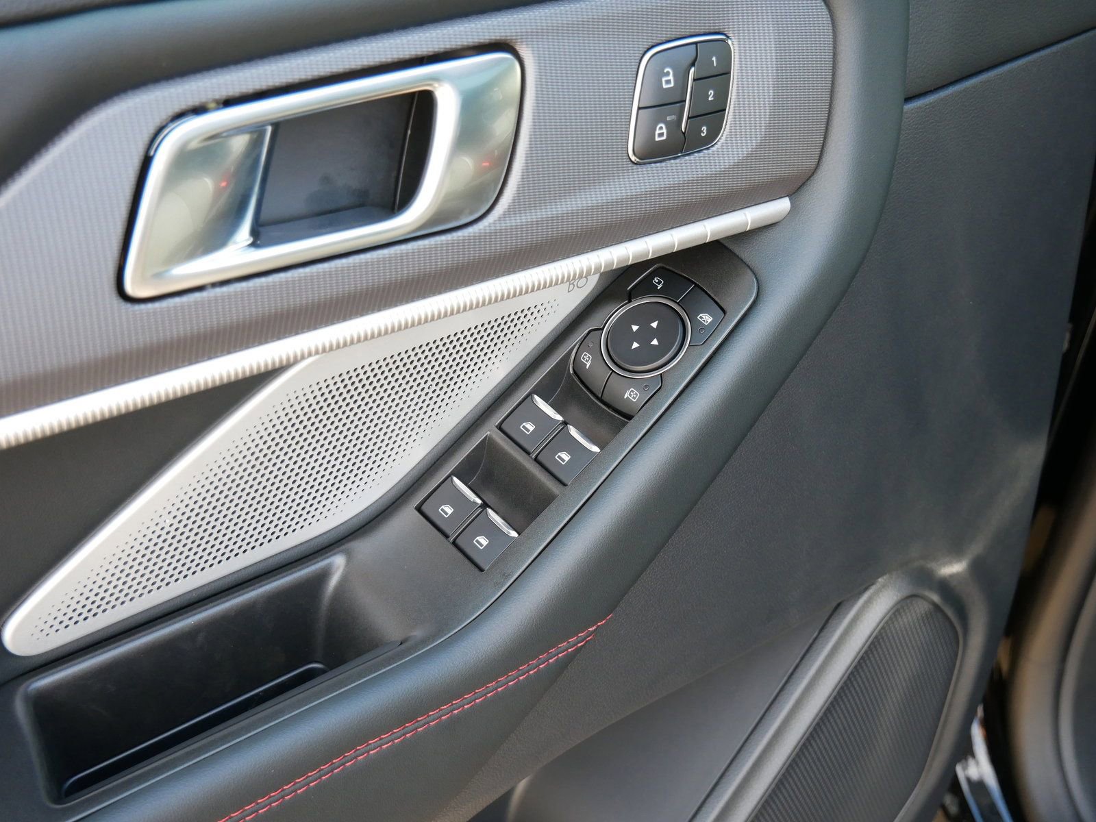 New 2025 Ford Explorer ST image 17