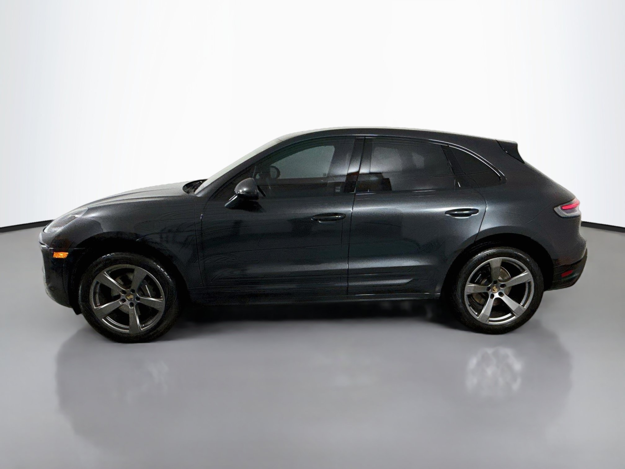 Used 2023 Porsche Macan AWD/4WD image 4