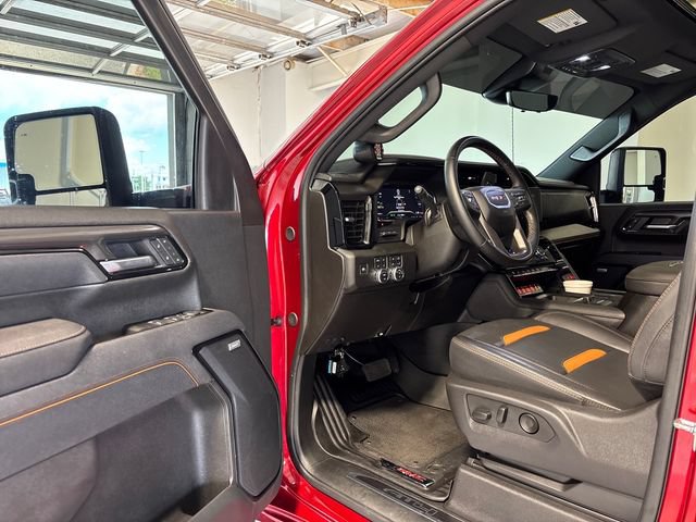 Used 2025 GMC Sierra 2500 AT4 w/ AT4 Premium Plus Package AWD/4WD image 7