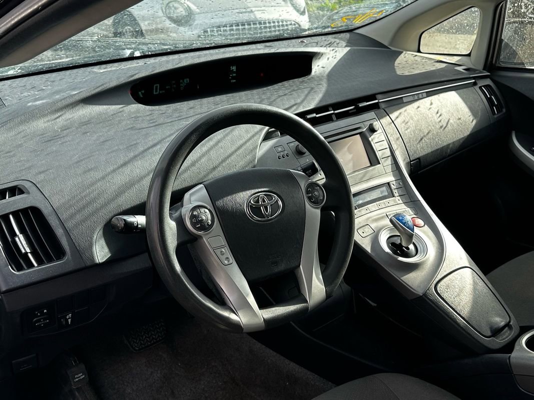 Used 2015 Toyota Prius Two FWD image 9