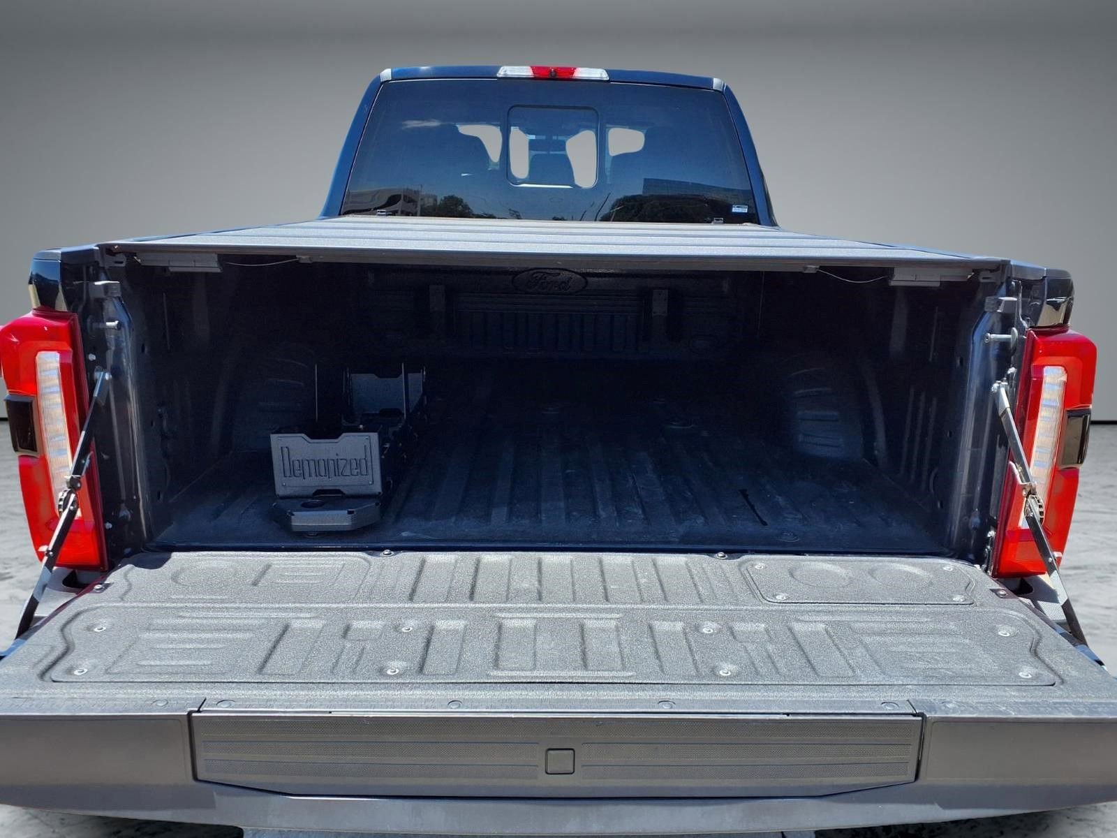 Used 2023 Ford F250 Lariat w/ Lariat Ultimate Package AWD/4WD image 9