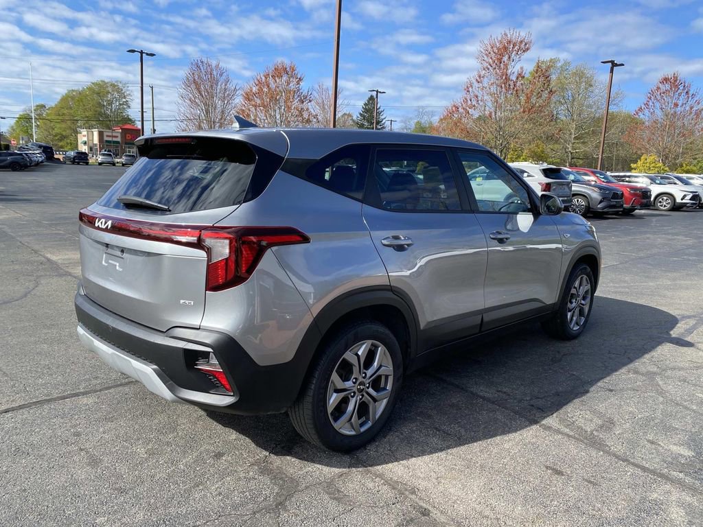 Used 2024 Kia Seltos LX AWD/4WD image 6