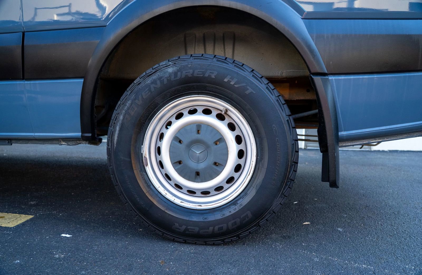 Used 2018 Mercedes-Benz Sprinter 2500 image 12