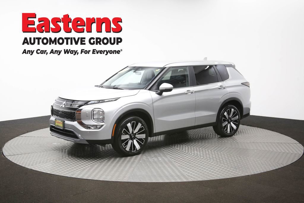Used 2025 Mitsubishi Outlander SE AWD/4WD image 58