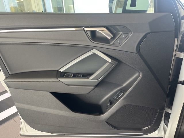 Certified 2025 Audi Q3 2.0T Premium w/ Convenience Package image 10