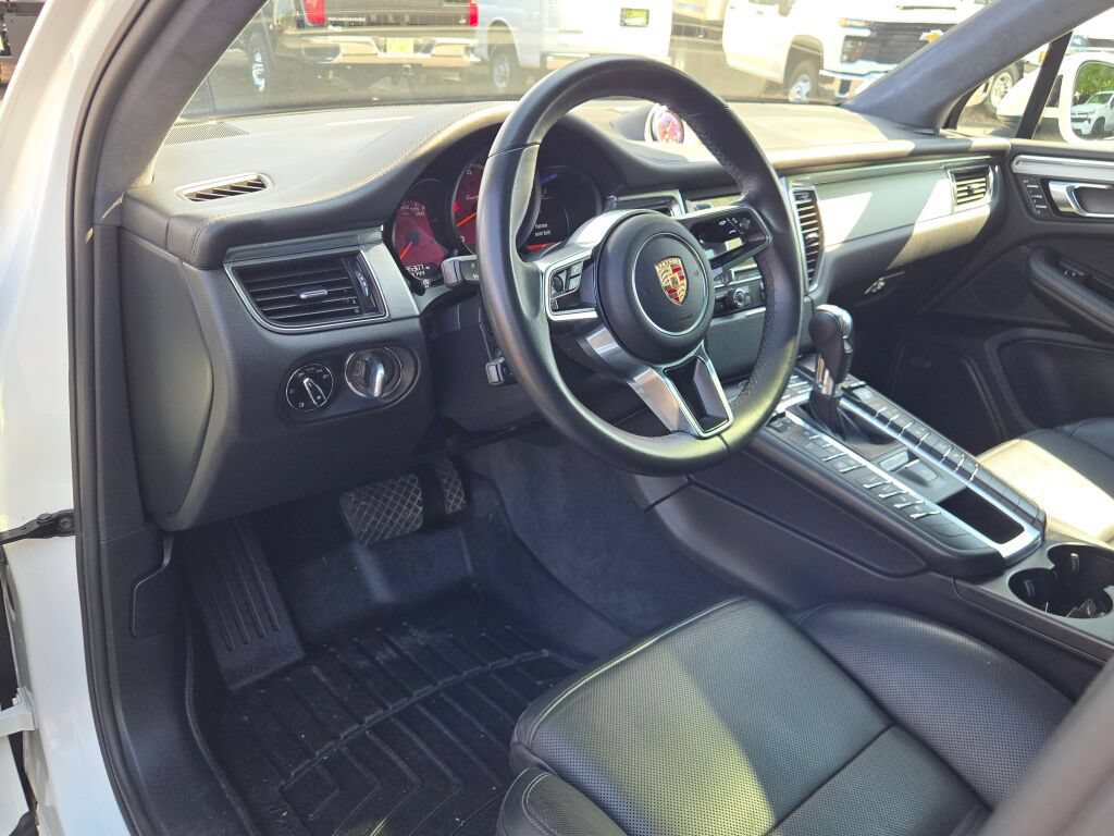 Used 2015 Porsche Macan Turbo AWD/4WD image 19