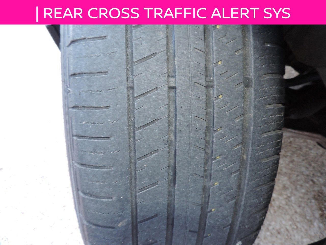 Used 2018 Nissan Pathfinder SL image 16