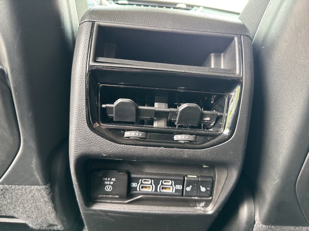 Used 2023 Jeep Grand Cherokee Limited image 47