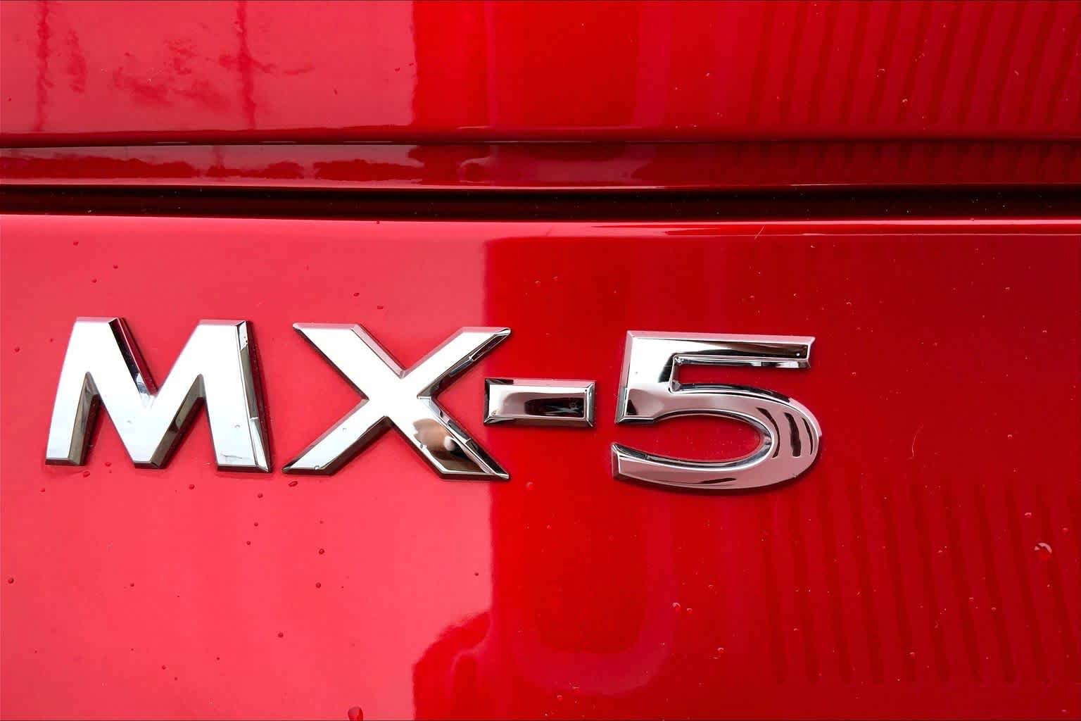 Used 2023 MAZDA MX-5 Miata Club w/ Weather Package image 10
