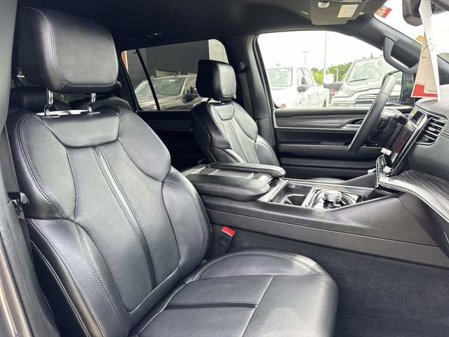 Used 2024 Jeep Wagoneer L Series II w/ Flexible Seating Group RWD image 14