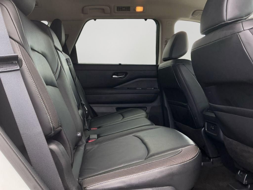 Used 2024 Nissan Pathfinder SL image 13