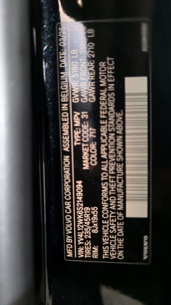 Used 2025 Volvo V60 B5 Cross Country Plus image 27
