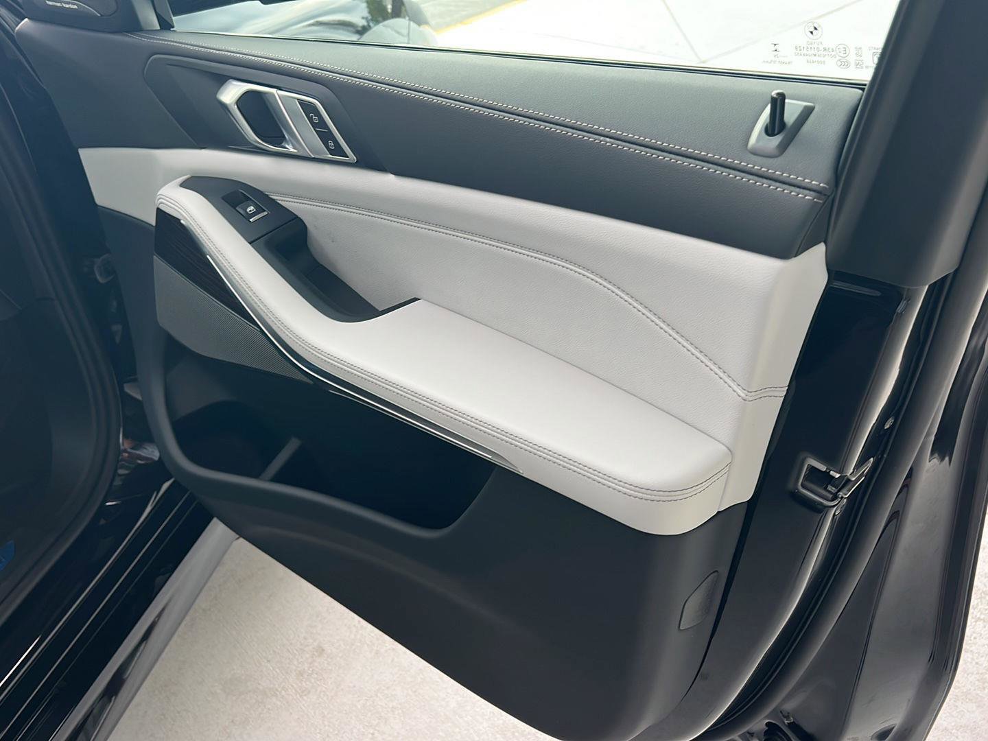 New 2026 BMW X5 xDrive40i w/ M Sport Package image 14