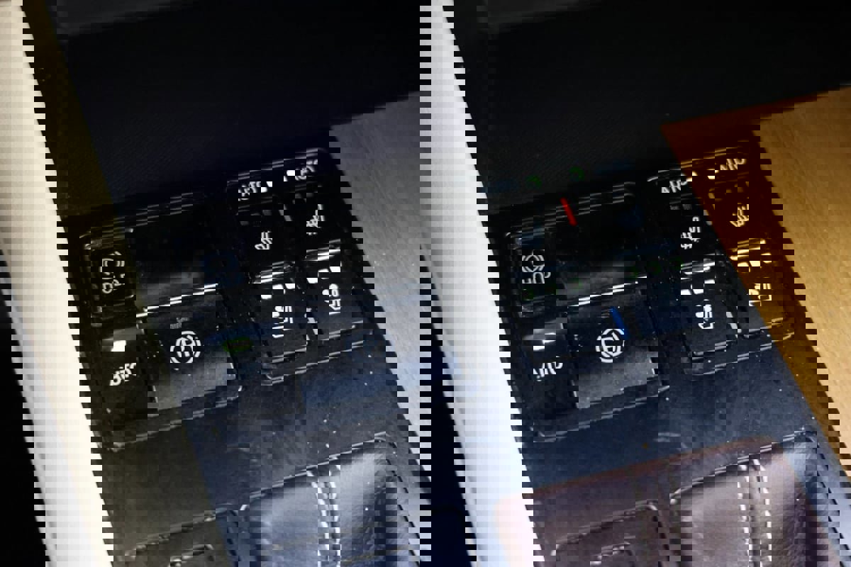 Used 2019 Lexus RX 450h AWD image 9