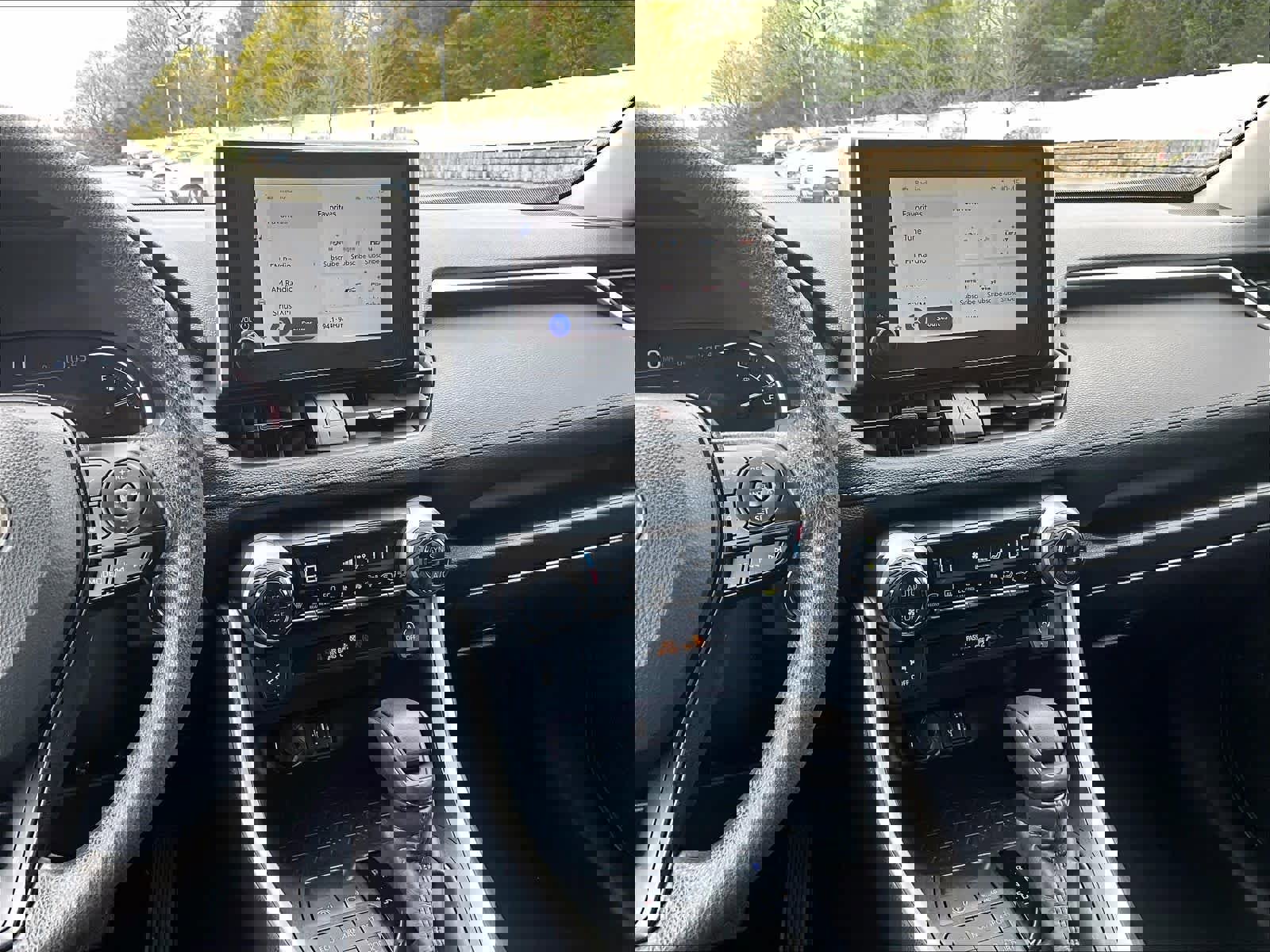 Used 2025 Toyota RAV4 XLE image 18