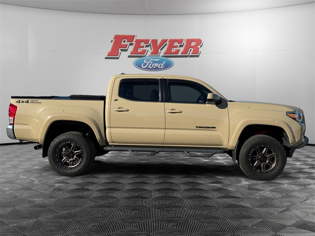 Used 2017 Toyota Tacoma SR5 image 6