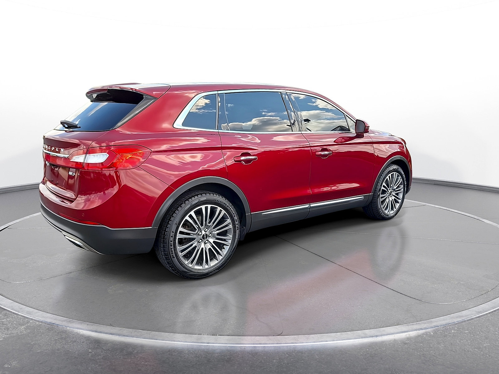 Used 2016 Lincoln MKX Reserve w/ Climate Package AWD/4WD image 8