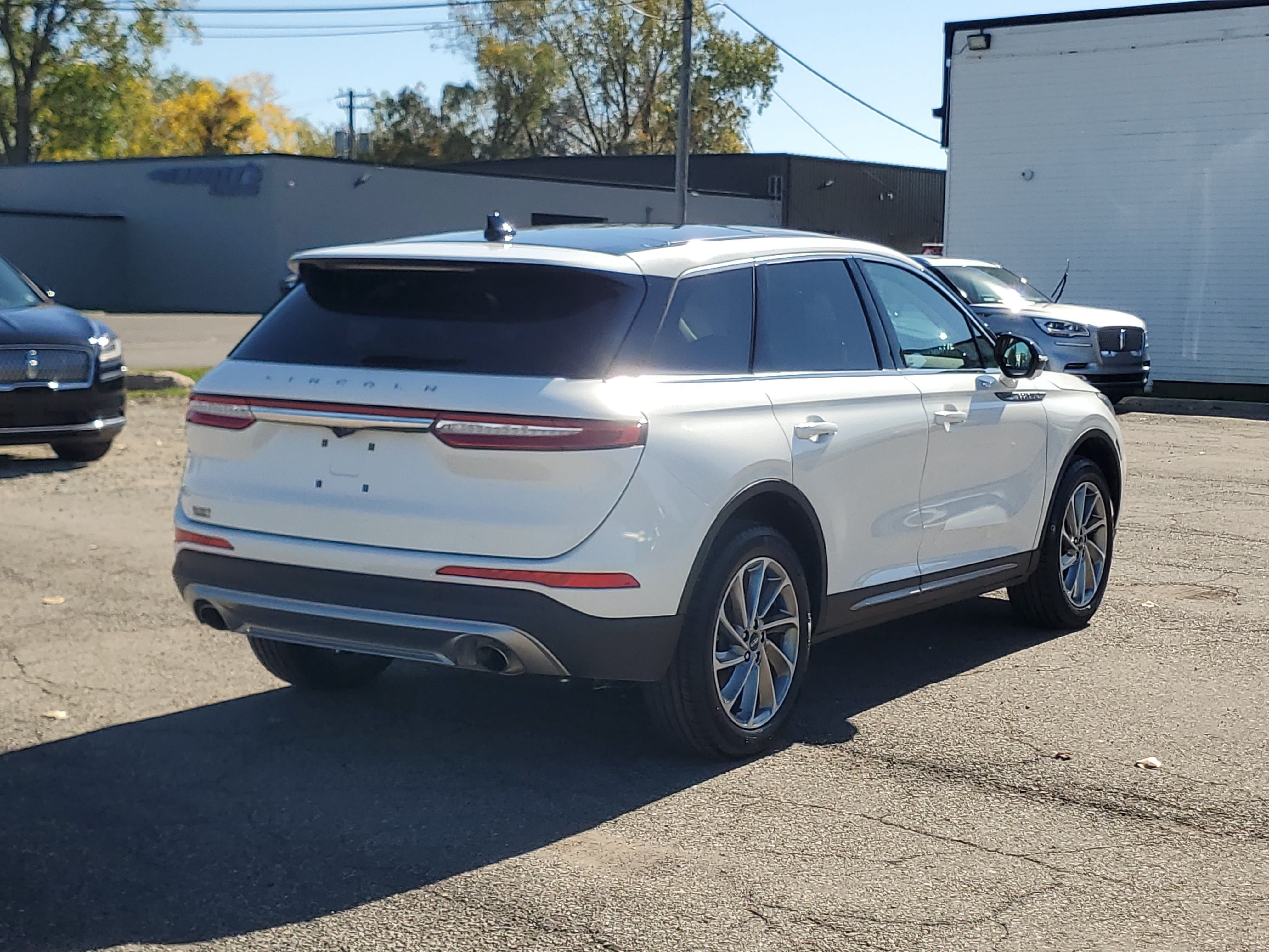 Used 2024 Lincoln Corsair AWD w/ Equipment Group 101A image 6