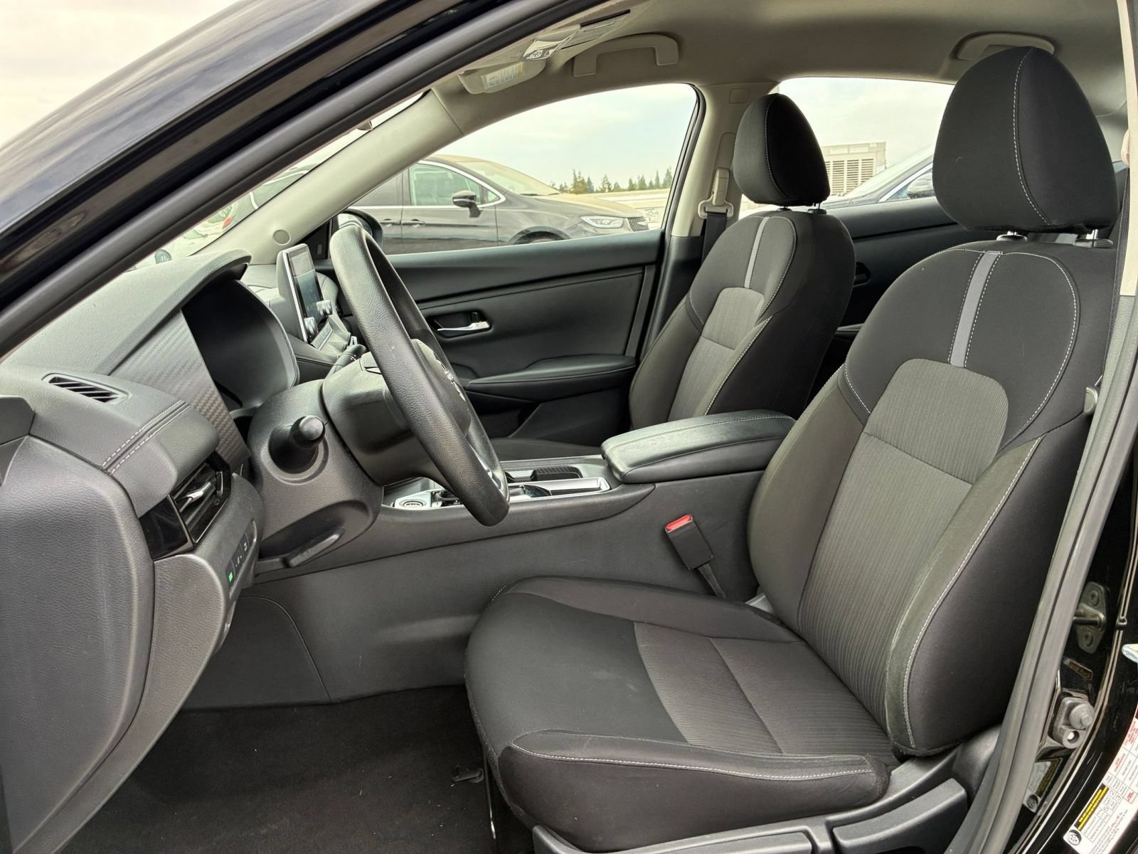 Used 2025 Nissan Sentra SV FWD image 24