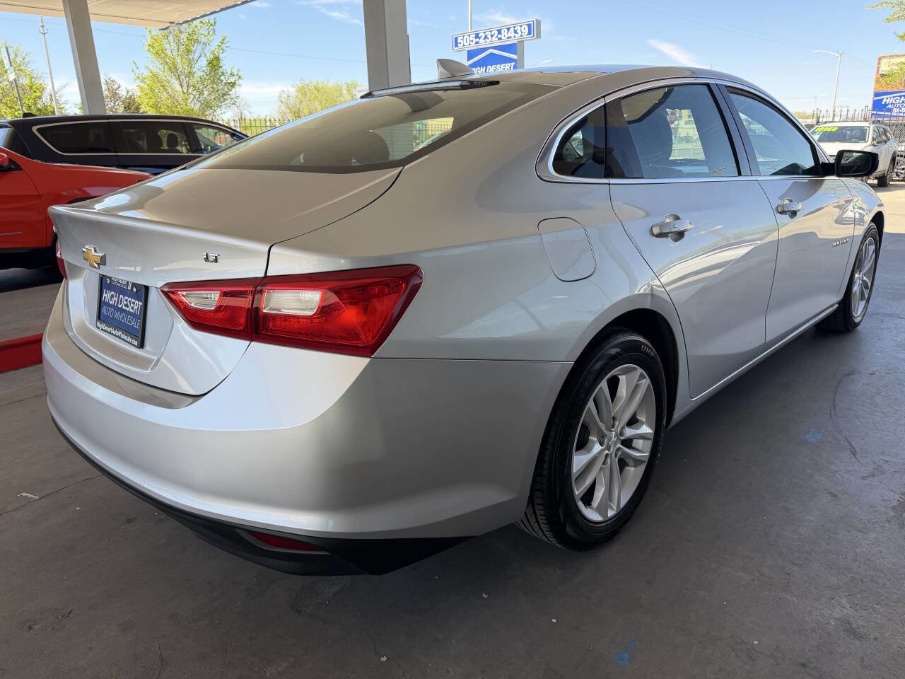 Used 2017 Chevrolet Malibu LT FWD image 5