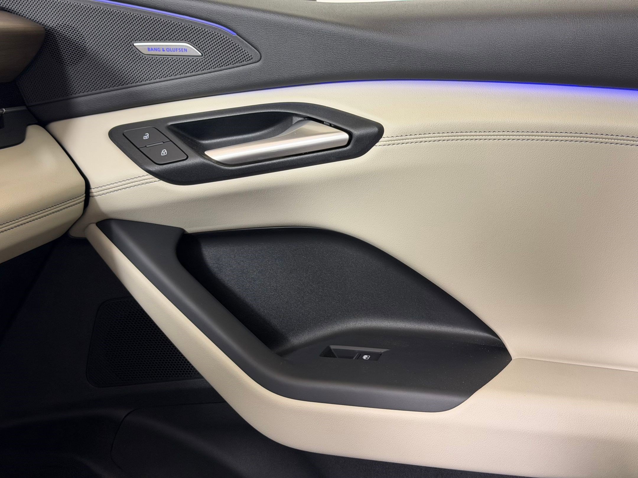 Certified 2025 Audi Q6 e-tron Prestige w/ Beige Warm Weather Package image 27