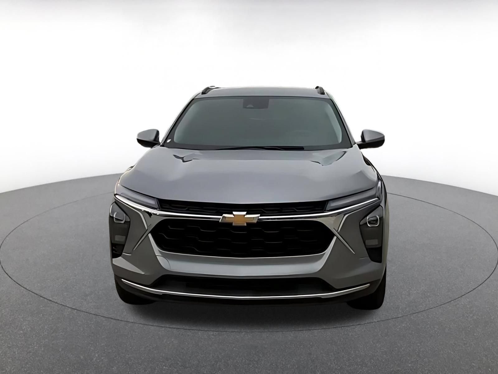 Used 2025 Chevrolet Trax LT FWD image 4