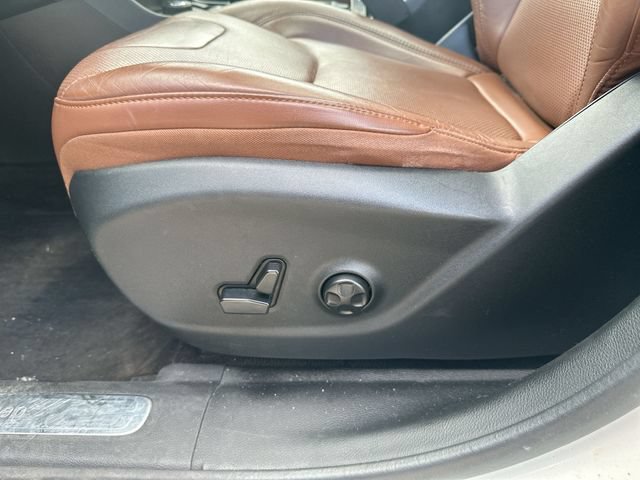 Used 2019 Jeep Cherokee Overland AWD/4WD image 38