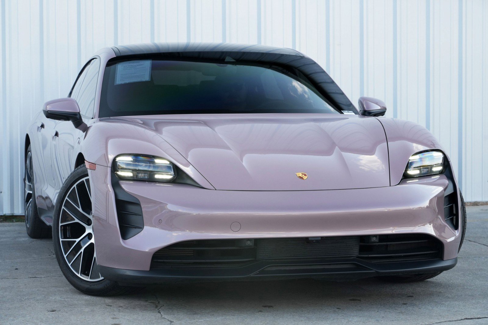 Used 2024 Porsche Taycan image 4