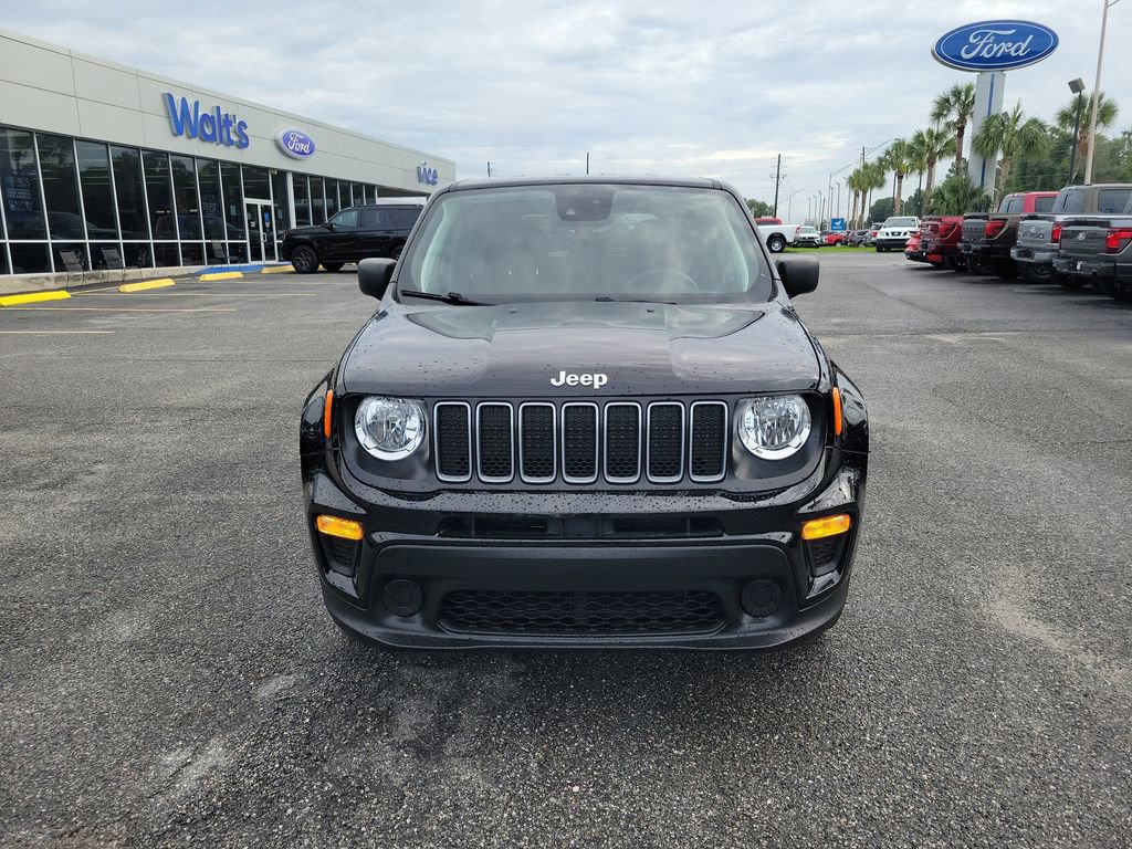 Used 2023 Jeep Renegade Latitude AWD/4WD image 6