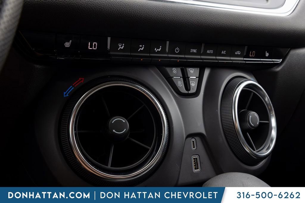Used 2025 Chevrolet Blazer LT AWD/4WD image 9
