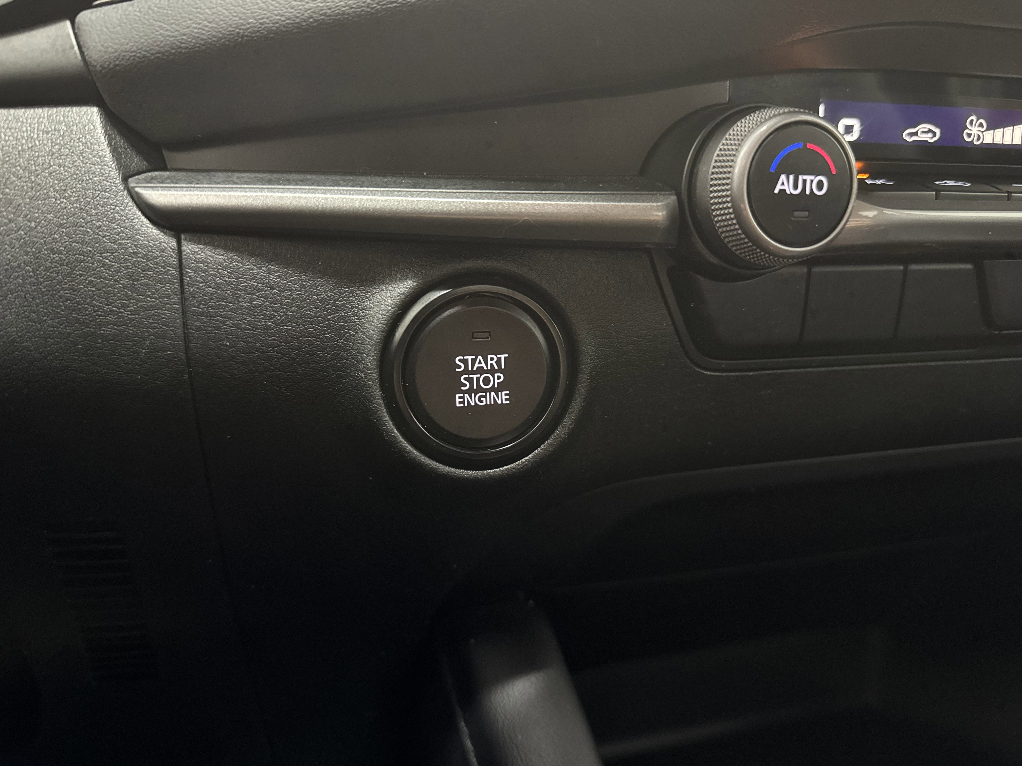 Used 2024 MAZDA MAZDA3 s image 8