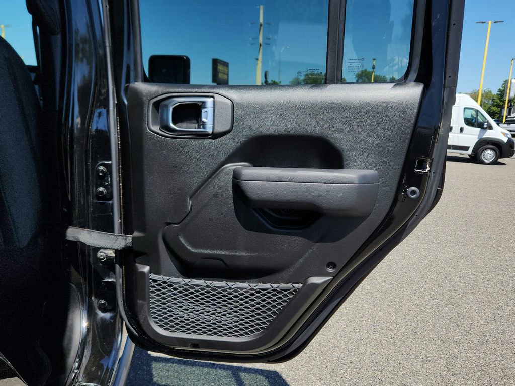 Used 2024 Jeep Gladiator Sport AWD/4WD image 27
