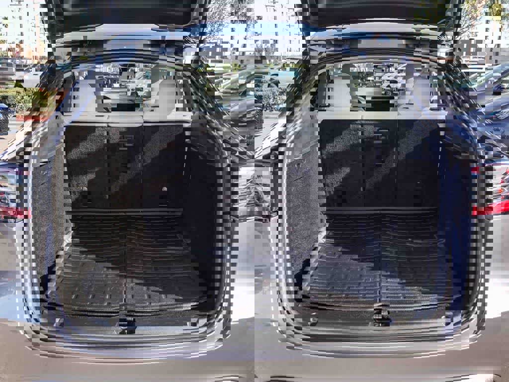 Used 2024 Tesla Model Y Performance image 27