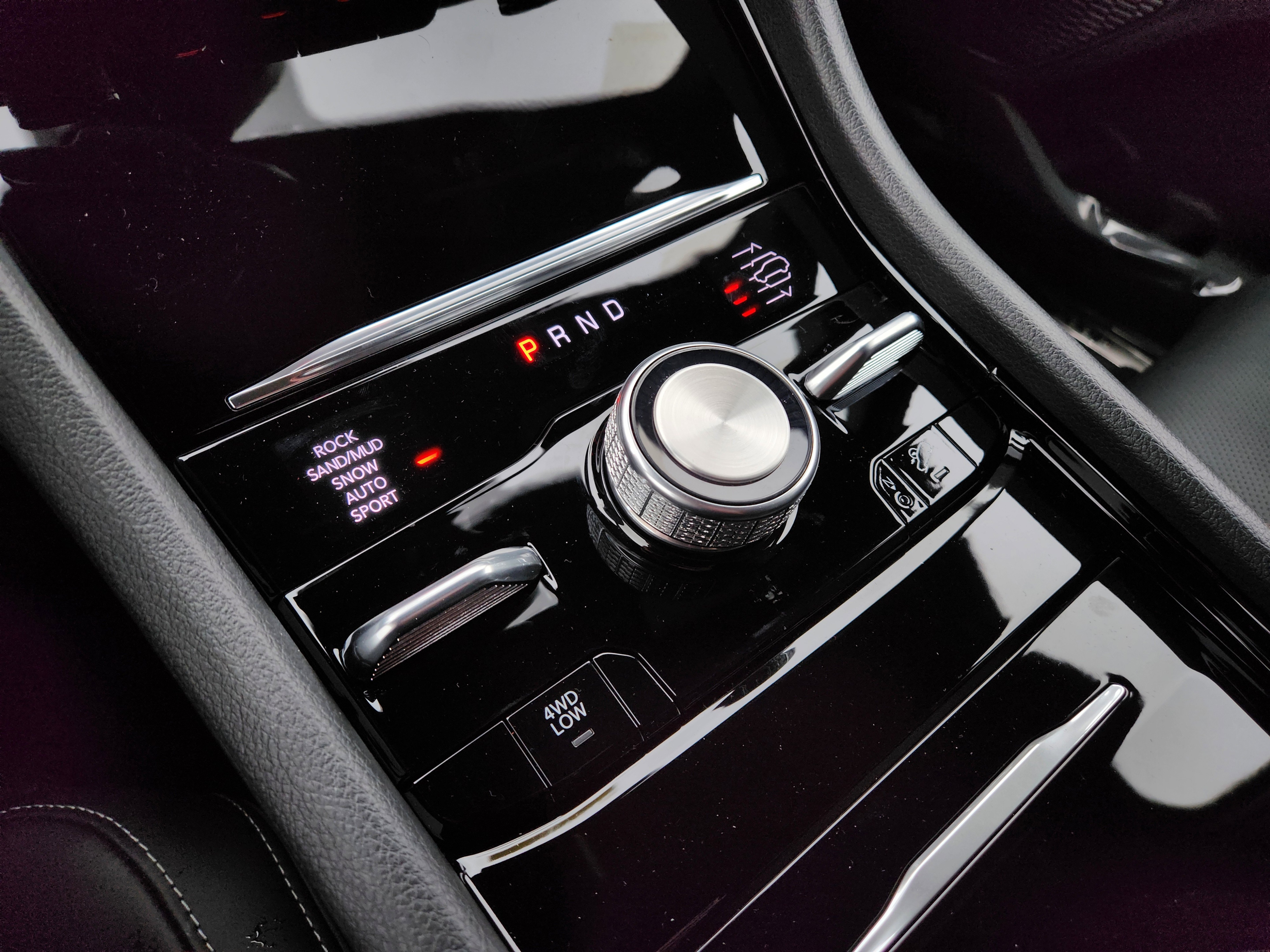 New 2025 Jeep Grand Cherokee L Overland w/ Luxury Tech Group IV image 28