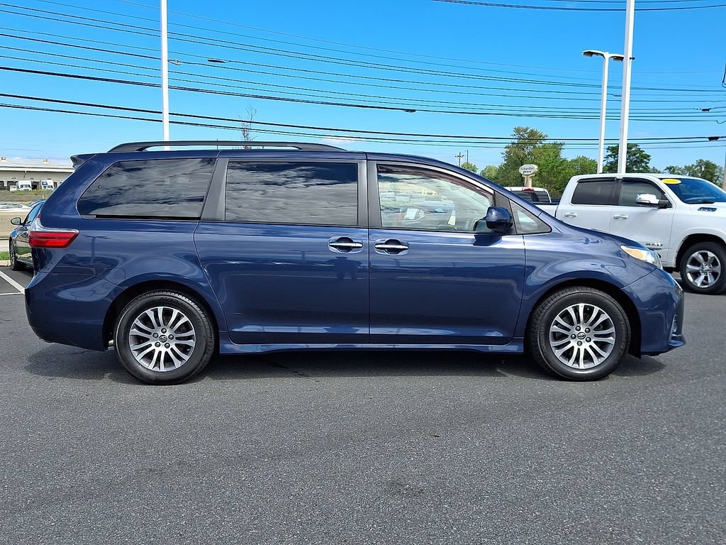 Certified 2020 Toyota Sienna XLE w/ XLE Navigation Package FWD image 7