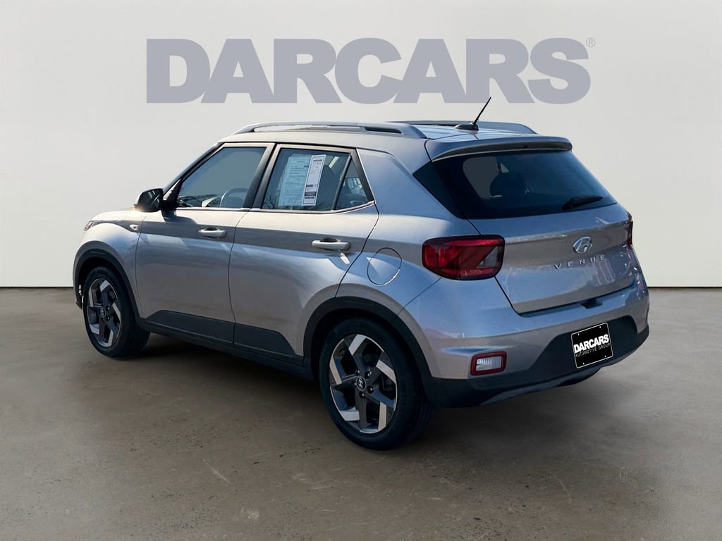 Used 2023 Hyundai Venue SEL image 5