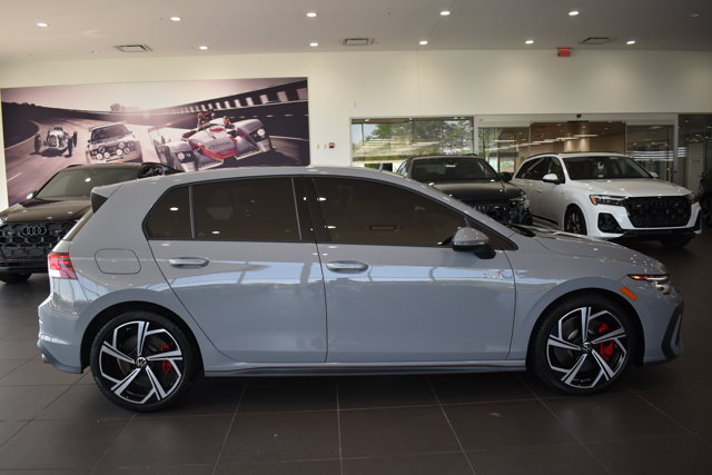 Used 2025 Volkswagen GTI SE FWD image 9