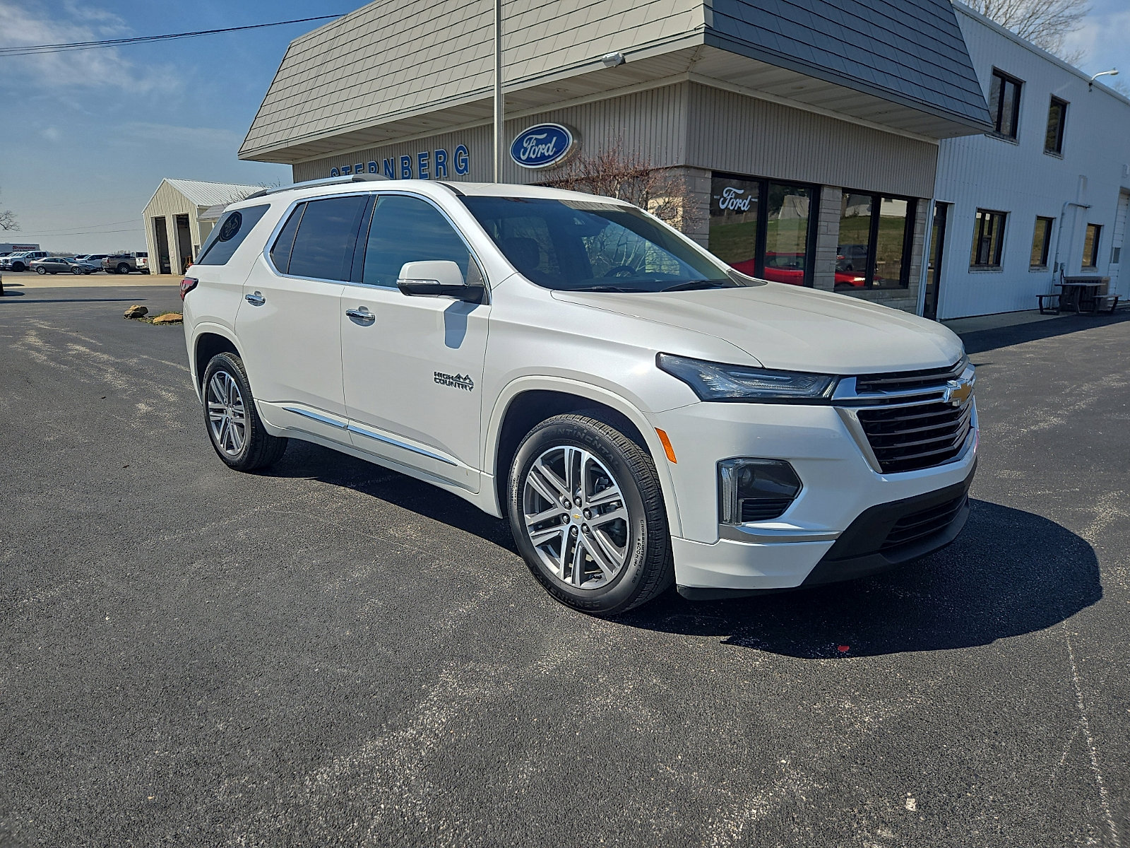 Used 2023 Chevrolet Traverse High Country w/ LPO, Floor Liner Package image 1