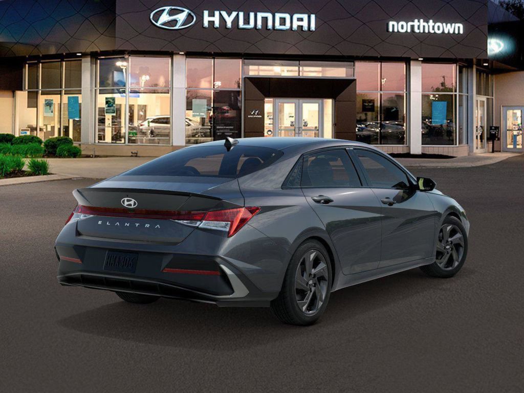 New 2026 Hyundai Elantra Sport FWD image 4
